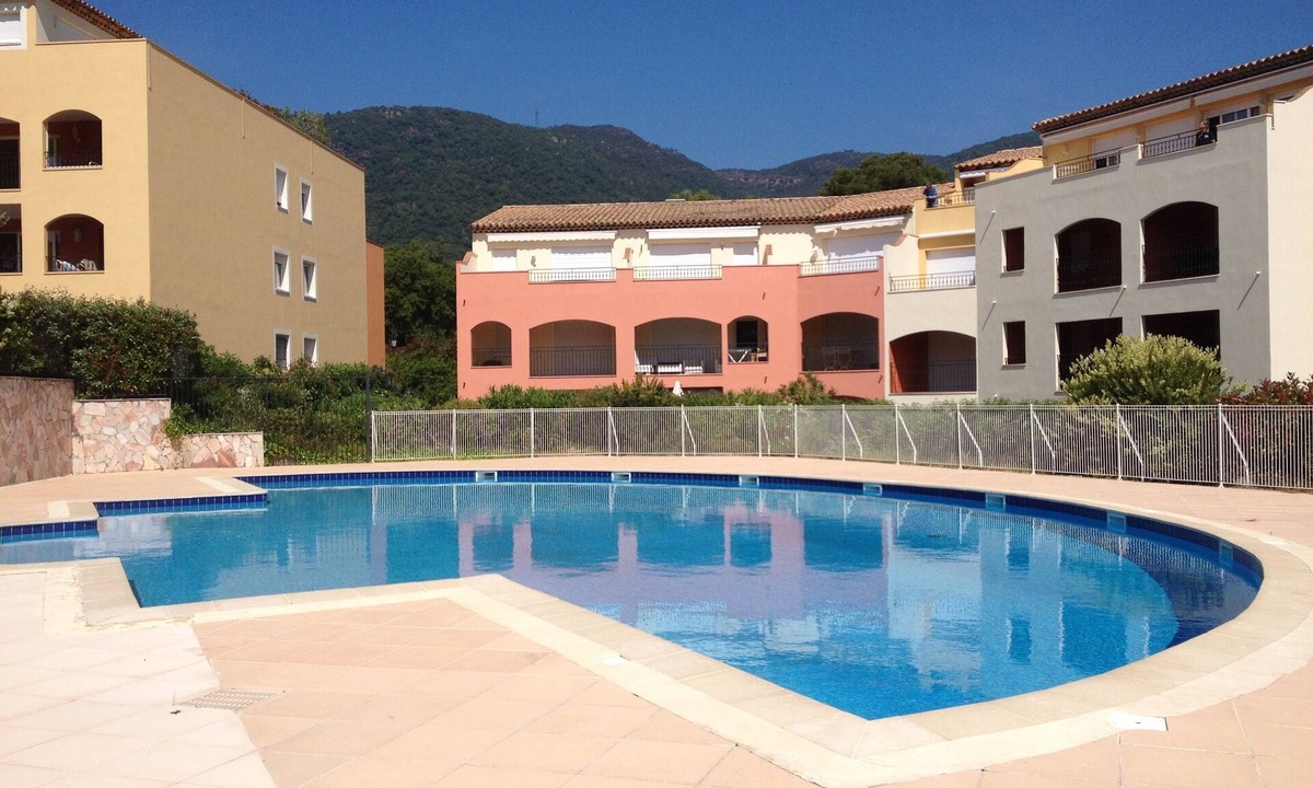 Cavalaire-sur-Mer Apartment | Nice apartment in residence NEW : INTERNET WIFI ! LAST MINUTE PROMOTION MAI!