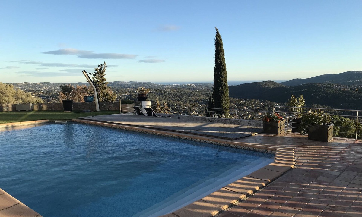 Cabris Apartment | Nid D'aigle - Chambre Avec vue à 180° sur la mer le Tanneron et de L'estérel