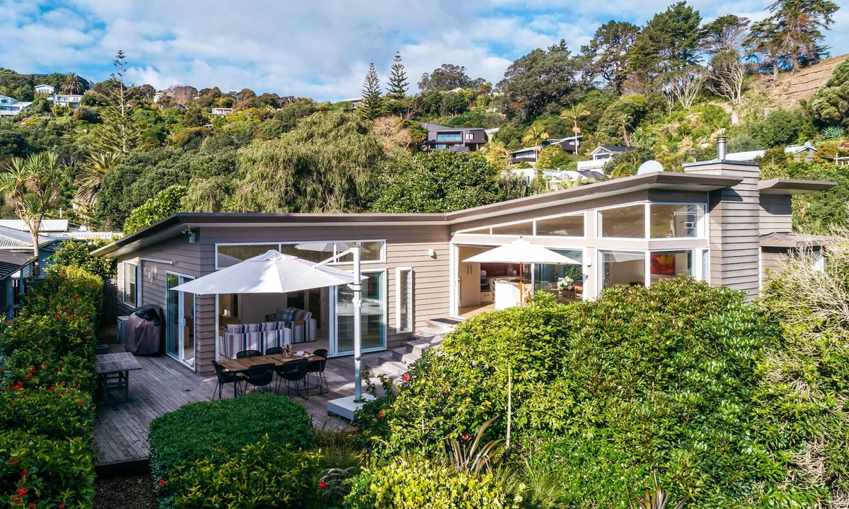 Onetangi House | ONETANGI SEAVIEWS | Be My Guest