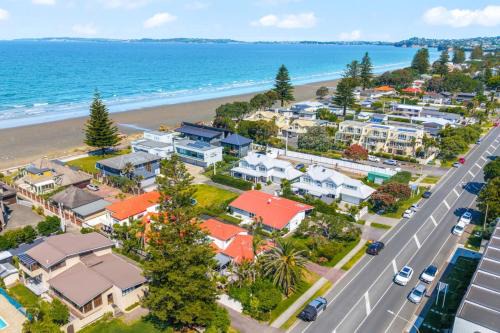 Orewa House | Orewa Beachside Escape - Backyard & BBQ