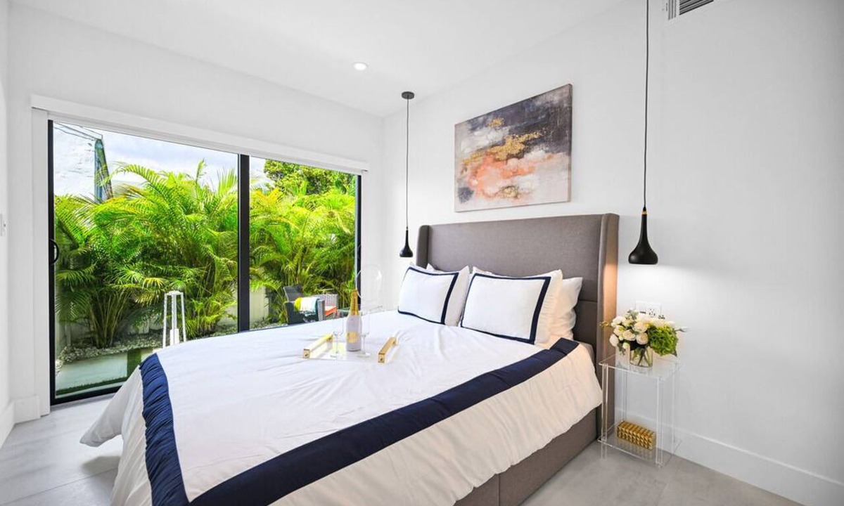 Seybold Apartment | Private Miami Getaway mins from Wynwood, Design District, Midtown & South Beach