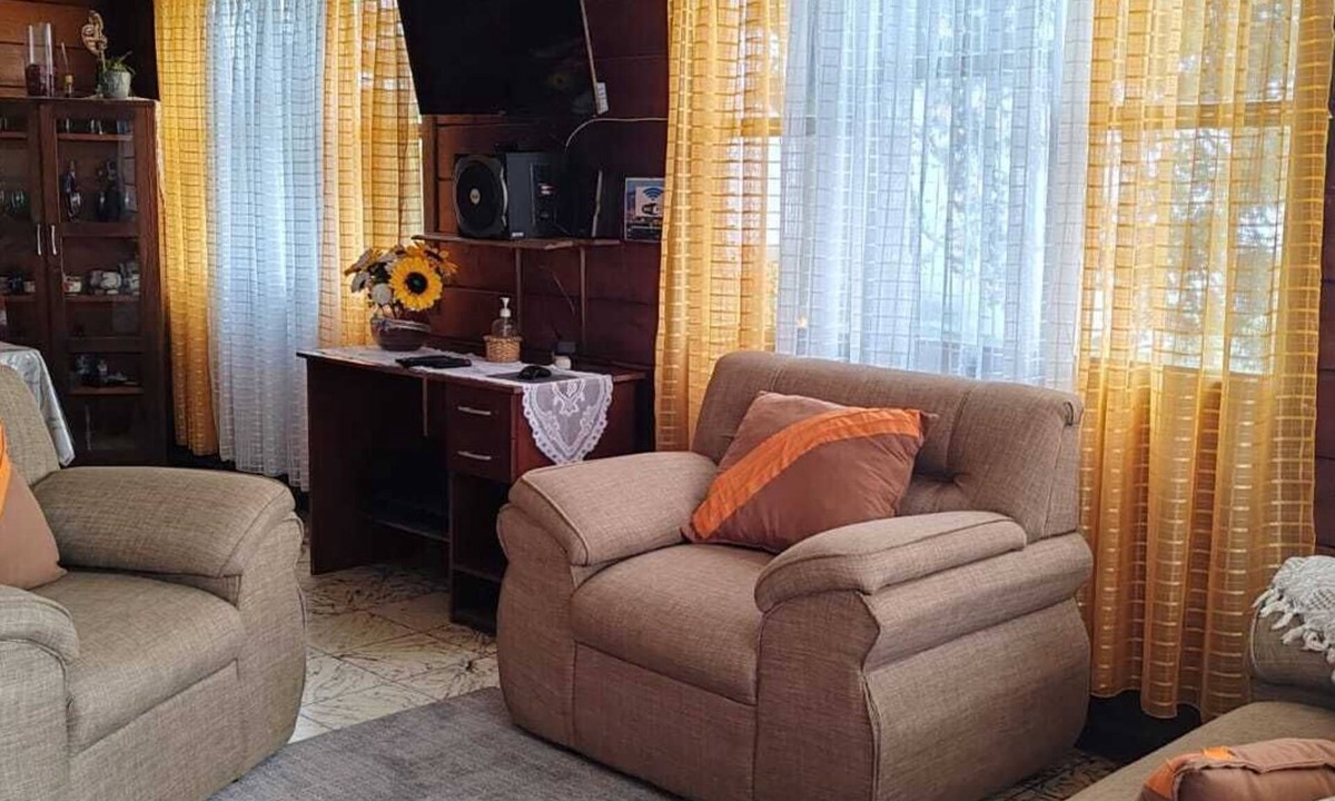 Chicua Cottage | Private Valley View Cabin near Irazú - 100 Mbps WiFi & Full Kitchen