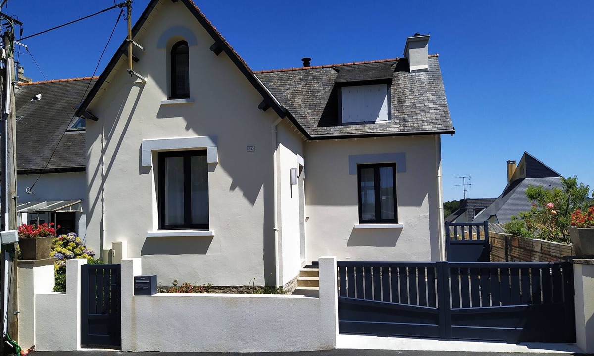 Quimper House | Quiet, 3-star holiday home with terrace and garden overlooking the Odet river