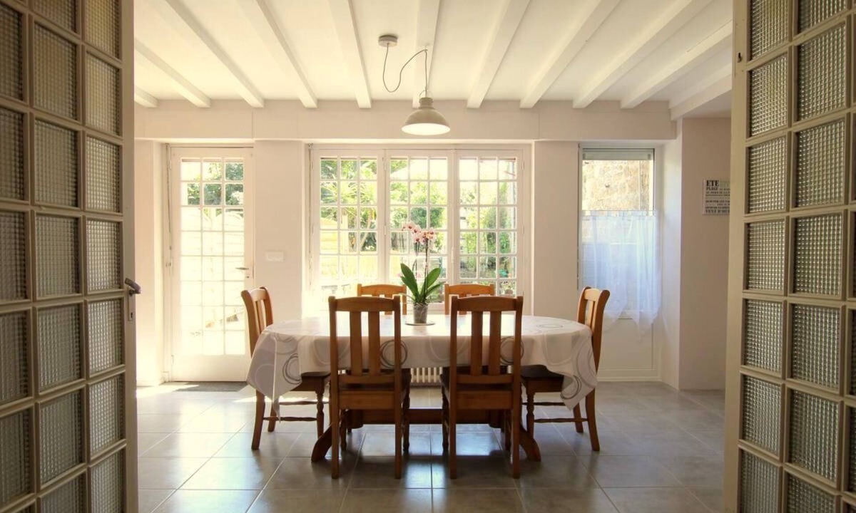 Barfleur House | Renovated, modern and very central house! Terrace and garden