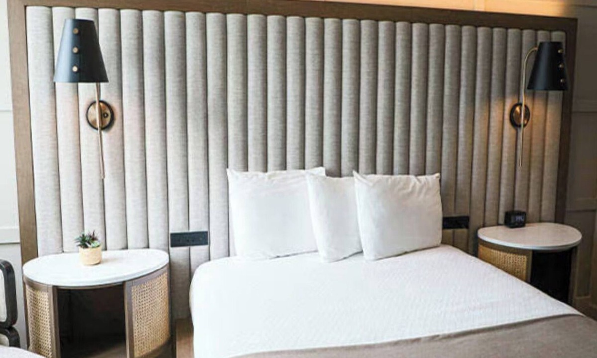 Beverly Heights Hotel | Riverside Hotel | Queen | Water Taxi Launchpad, Heated River Pool | 2 Units