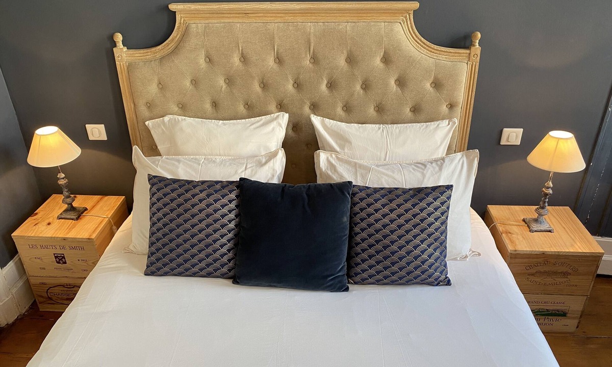 Hotel de Ville - Quinconces House | Romance in the heart of Bordeaux/Public Garden