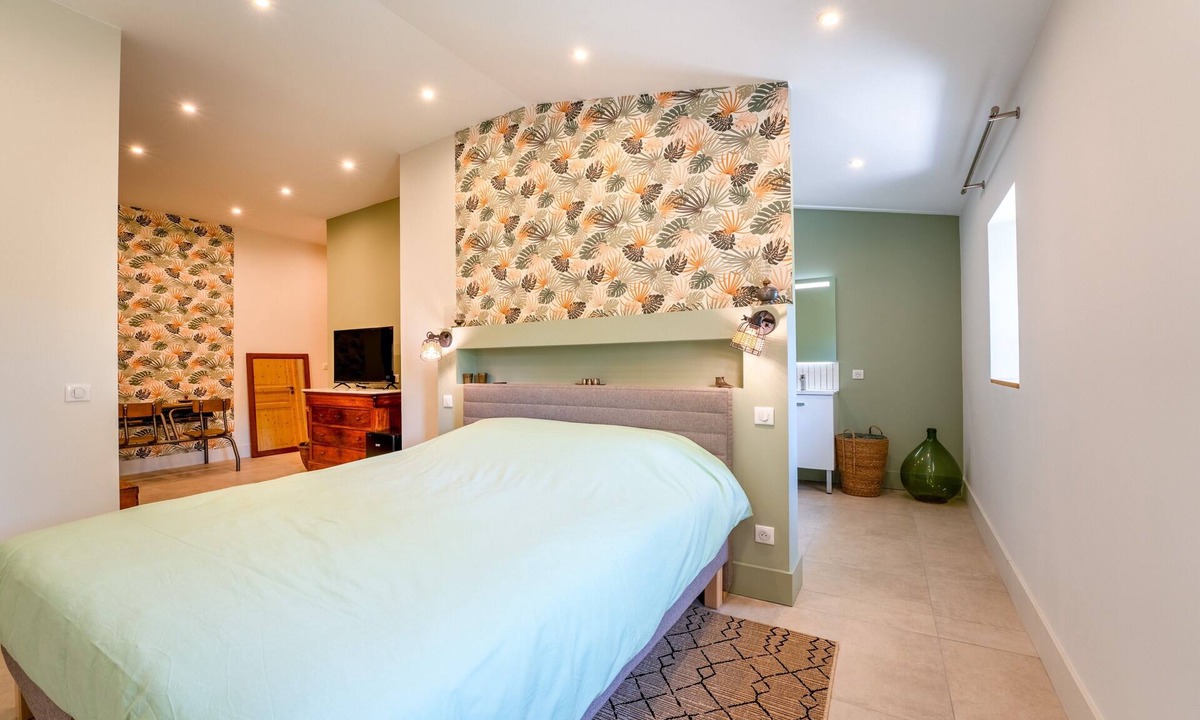 Font d'Irac Bed & Breakfast | Room 'Gérard' with Shared Terrace, Shared Garden, and Air Conditioning