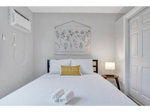 Poinciana Park Apartment | Rustic Retreats Modern 1BR for 2 guests in the heart of Fort Lauderdale