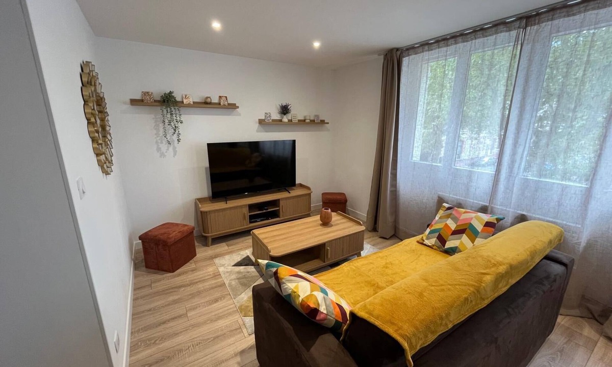 Saint-Roch - Badouillere - Chavanelle Apartment | Saint Etienne - Lovely, warm and cosy apartment