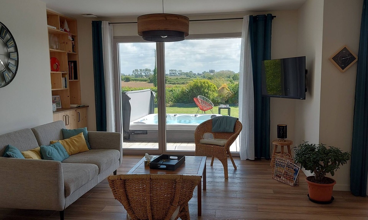 Pleubian House | Single storey house with jacuzzi near the beach Wooden frame, 4 stars
