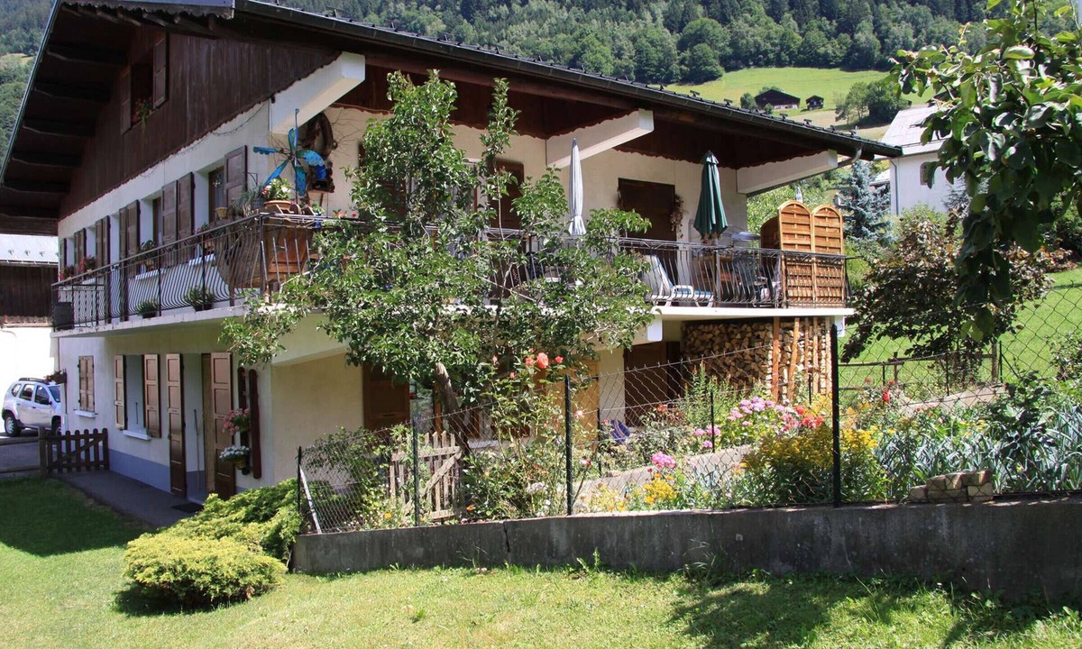 Persons | Areches