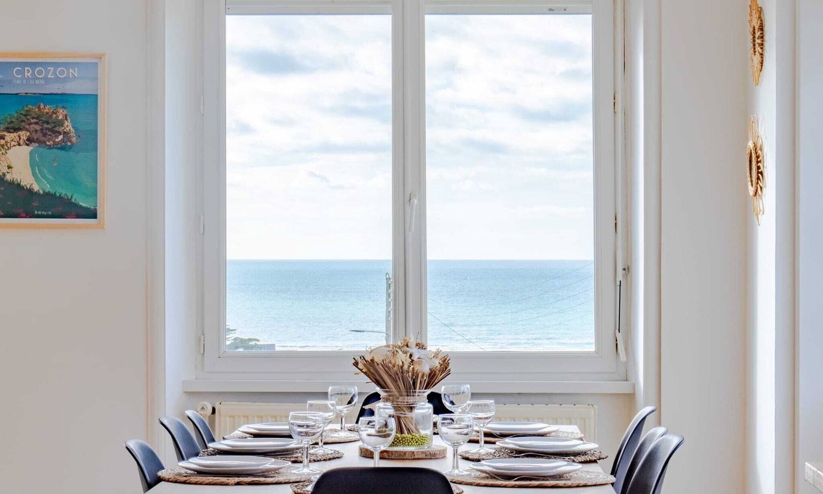 Saint-Nic House | Spacious villa with sea view, 200 m from the beach.