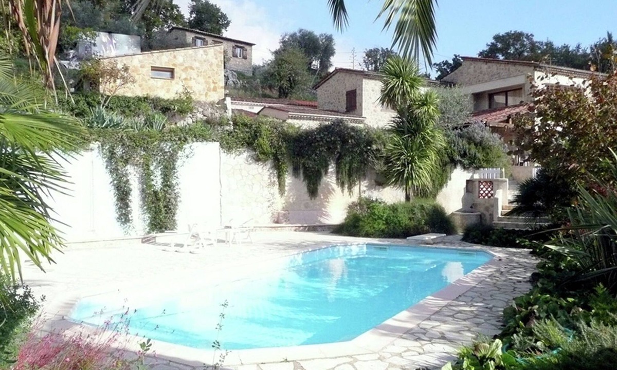 Le Tignet House | Splendid Holiday Home in Le Tignet South with Garden