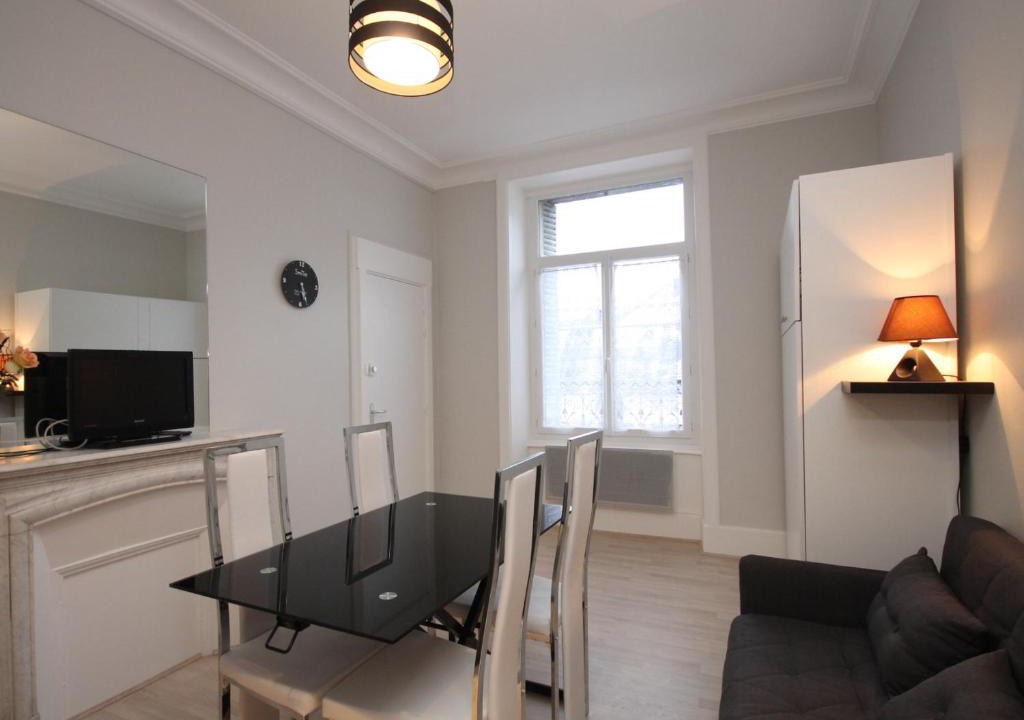 Mont-Dore Apartment | Studio Central au Mont-Dore - Rénové, Wifi, Proche Thermes et Pistes - FR-1-608-176