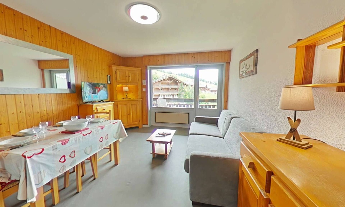 Le Grand-Bornand Apartment | Studio for 4 near slopes with parking and ski locker