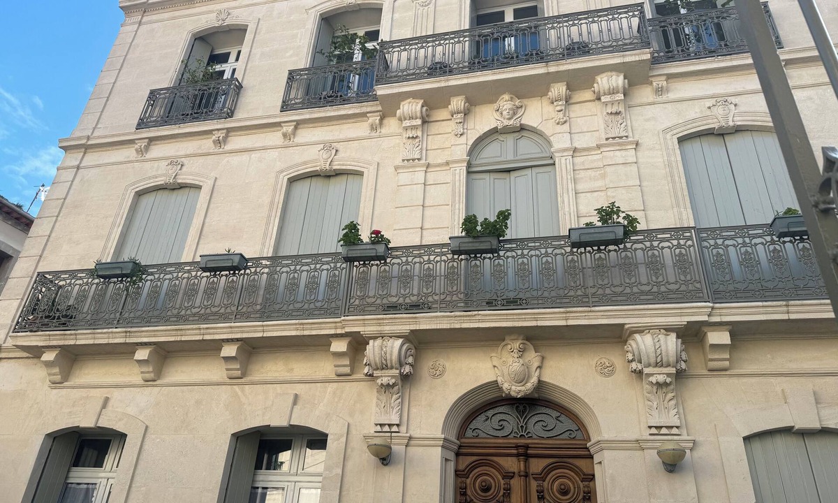 Beziers City Centre Apartment | studio with garden in the city center near the sea