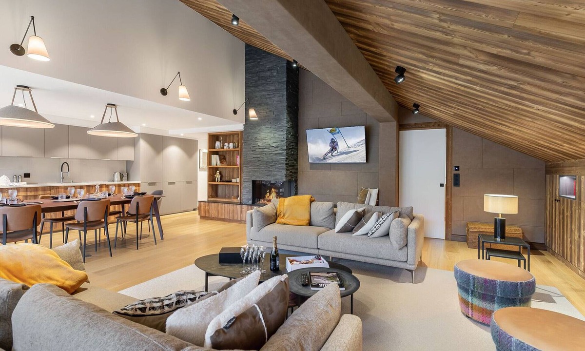 Meribel Apartment | Stunning Duplex Apartment near Morel Chairlift in Méribel, 4 Bedrooms, South-facing Balcony