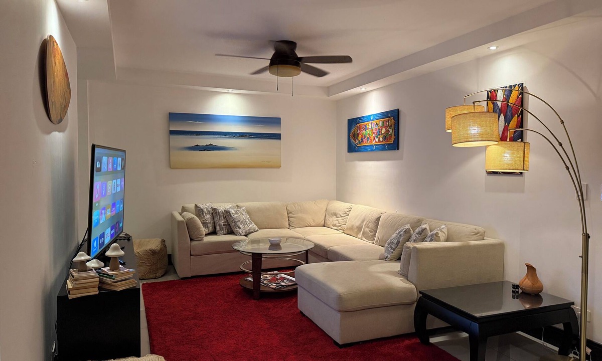 Santa Ana Apartment | Stylish & Cozy Apartment in Santa Ana