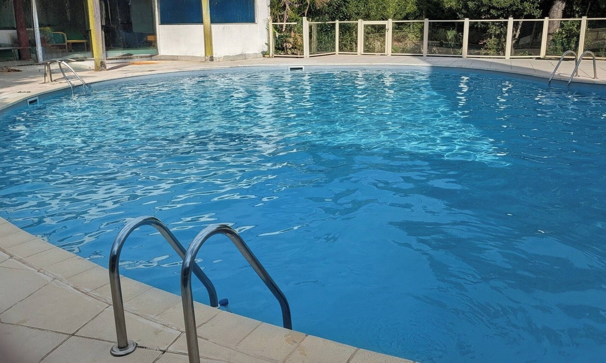 Sainte-Cecile-les-Vignes Apartment | T2 with air conditioning, pool and terrace in Provence. Near Mont Ventoux