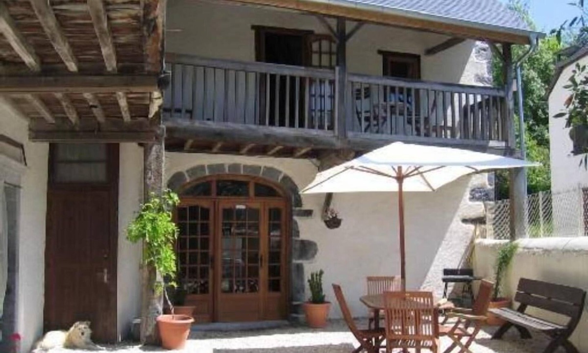 Issor Cottage | The Tour de France and you, cottage ideally placed