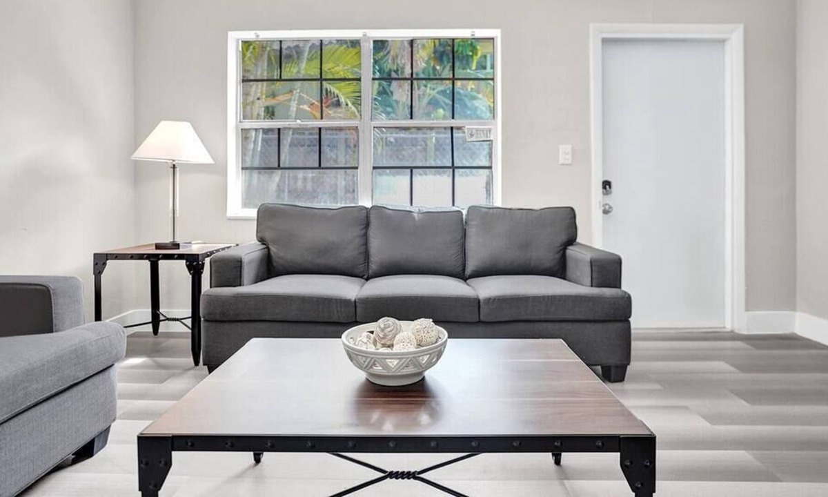 Harbordale Apartment | Tropical & Trendy 1BR-Full Kitchen- Off 17th ave!