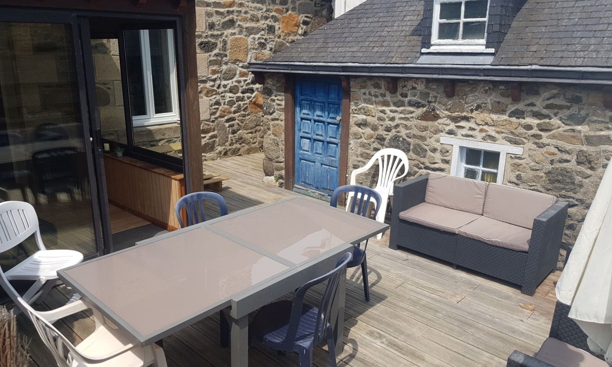 Saint-Quay-Portrieux House | Typical house for 6 people, quiet location 1km from the beach