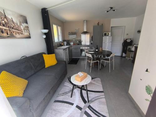 Magny-les-Villers Apartment | Une pause à Magny appartement de 51 m2 proche Beaune et Dijon NETFLIX gratuit