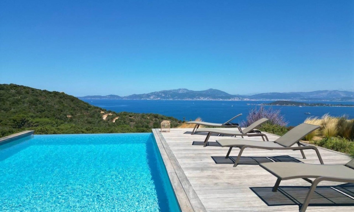 Verghia House | Villa 5 bedrooms, swimming pool, panoramic sea view
