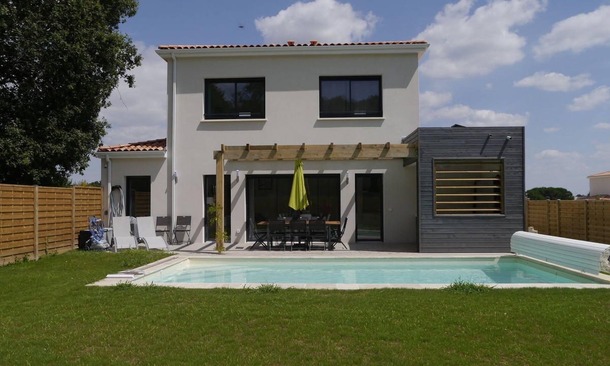 Saint-Augustin House | Villa with private pool and Jacuzzi on a residence with tennis