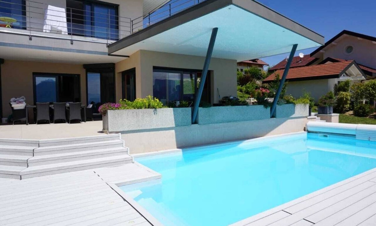 Pringy Villa | Villa with unique views of Annecy, lake and mountains near ski resorts