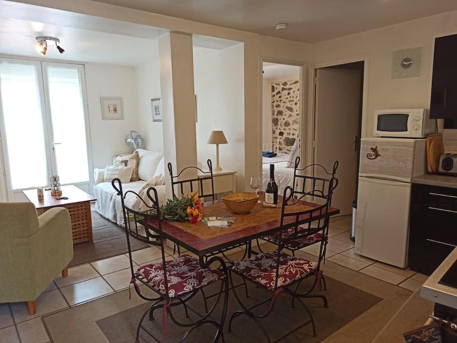 Ria-Sirach Apartment | Well equipped apartment, large terrace, BBQ & WIFI