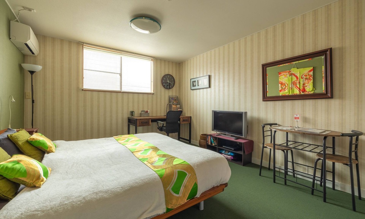 Yoyogi Apartment | Yoyogi Ivy | Studio with King Sized Bed
