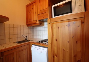 10m from ski slopes, 2nd floor, balcony, ski locker, 33m², Méribel-Mottaret