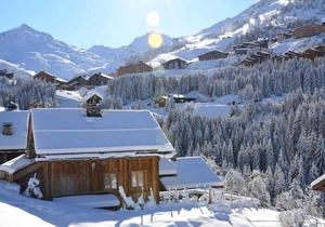 10m from ski slopes, 3rd floor, balcony, fireplace or stove, 55m², Méribel-Mottaret