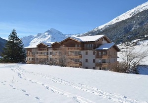 10m from ski slopes, 2nd floor, balcony, parking, tv, ski locker, 40m², Val Cenis