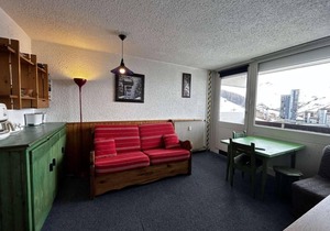 10m from ski slopes, 9th floor, view resort, balcony, ski locker, 21m², Les Menuires