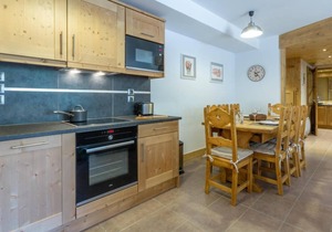 1st floor, view ski slopes, balcony, tv, ski locker, 76m², Valmorel