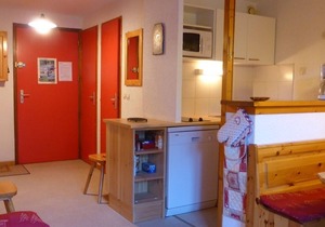 2-Bedroom Duplex, Pool, Close to Lifts, Sleeps 6