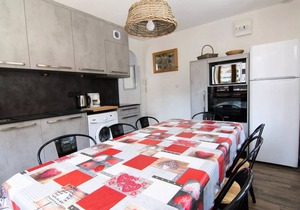 3 rooms 6/8 persons south-east facing