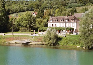 4 bedroom accommodation in Jaulgonne
