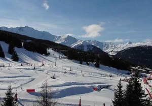 50m from resort center, 16th floor, view ski slopes, balcony, fireplace or stove, tv, 29m², Les Arcs