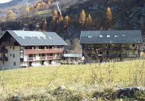 70m from ski slopes, 2nd floor, balcony, parking, tv, ski locker, 32m², Valloire