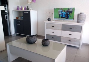 Air-conditioned apartment with private parking