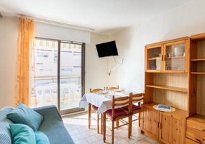 Apartment Saint James-11 by Interhome