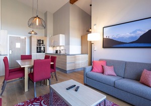 Beautiful 4-room apt with pool, spa, gym, parking and WIFI included at Arcs 1800