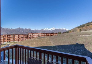 Beautiful 4-room apt with pool, spa, gym, parking and WIFI included at Arcs 1800