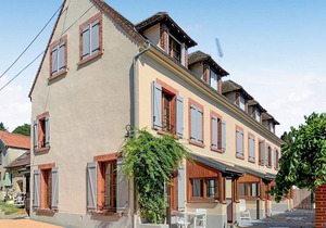 Beautiful home in Jaulgonne with WiFi