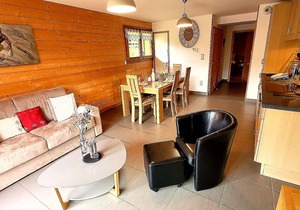 Bright T3 apartment with terrace, parking and WiFi in Les Gets