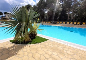 Bungalow de 2 chambres avec piscine partagee sauna et terrasse a Saint Jean de Monts a 3 km de la plage