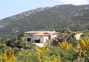 CAMPOMORO LARGE MODERN VILLA LUXURIOUS 10 P SWIMMING POOL FACING THE BEACH